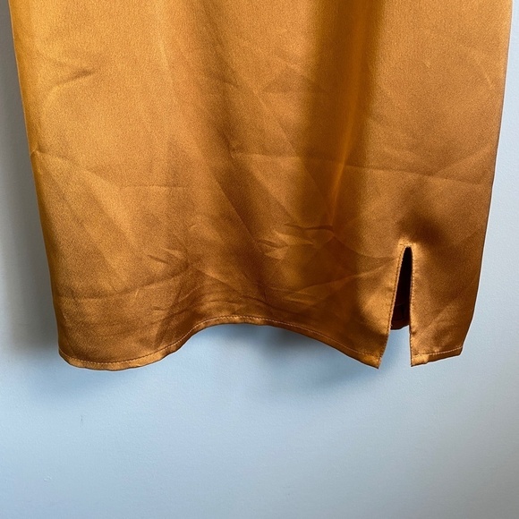 Abercrombie‎ & Fitch NWT Women's Golden Brown/Orange Satin Camisole Top Size MP - Picture 2 of 16